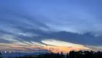 你要學會接得住猛烈的稱贊，然后不飄不疑地立在原地，淡定坦然從容！配圖