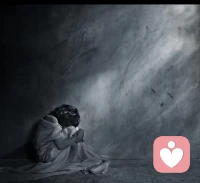 其實一直不談戀愛的人，不是因為不想談，而是因為她「怕」了，因為在過往的感情經歷中遇到過太多不真誠的人，所以總是會很害怕這種短暫上頭的新鮮感，害怕好不容易付出的真心，被別人捂熱之后又被輕易的丟下，但是我們每個人都清楚的知道，「怕」在感情里根本就沒有用，你不可能因為吃過一次糟糕的水果，你就懷疑所有的水果，談戀愛其實也是一樣的，愛錯的人是一件再正常不過的事，并不是說一定要尋求一個多么好的伴侶，而是我們也在談戀愛的過程中去不斷的嘗試和篩選去學習到底怎么樣才是被愛和愛別人。配圖