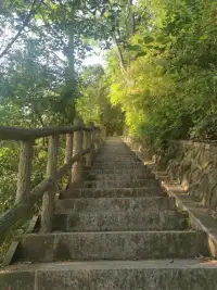 心理治療大師Whitaker說，婚姻不是兩個人的事，而是兩個各自被自己家庭洗了腦的人，重復自己在父母身上學到的事。配圖