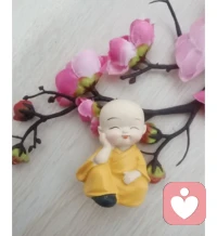 珍惜身边的幸福，欣赏自己的拥有。背不动的就放下，伤不起的就看淡，想不通的就丢开。人生本来就不易，何必用无谓的烦恼伤害自己。配图