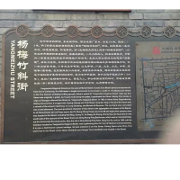 韋伯斯特詞典里關于自虐（self-abuse）的第一個解釋，就是「過度的自我批評」。對自己持負面傾向的評價，對心理健康傷害很大，可能會使你長期處于慢性悲傷情緒的風險的之中，增加抑郁癥的風險。
每個人都有好有壞，但你傾向于看到自己「不夠好」的一面。配圖