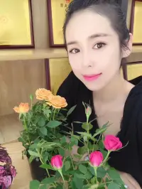 谁都没规定一朵花一定要长成向日葵或玫瑰
做你自己就好配图