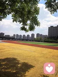 别人的情绪，根源在他自己,一个人会开心还是难过，本质上是由他的经历、认知、期待和处理方式决定的，而不是由你决定的。配图