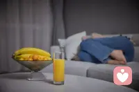 自卑和不自信有區別嗎？

“自卑=不自信”相信是很多人心中的一個默認選項。但其實，這兩者是不太相同的。

自卑，更多的是指一種心理現象，是指個人體驗到自己的缺點、無能或低劣而產生的消極心態。自卑是一種對自己的能力、品質、價值等方面的過低評價，常常伴有消極的情緒和行為。

自卑的原因可能有很多，比如家庭成長環境、父母的教育方式、社會的評價、個人的經歷等等。自卑可能會影響一個人的自信、自尊、自愛和自我實現，導致他們對自己和生活失去信心和希望。配圖