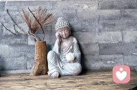 各位来访朋友您好，
    我目前作为一名实习倾听师，正在积累个案时长，向着专业心理咨方向学习成长。我的服务范围仅接纳情绪困扰、内心内耗、关系困惑、自我成长一类正常心理倾诉。越界、暧昧类话题虽然不在服务范畴内，到我可以理解对方，不管是正常生理本能还是内心匮乏，无处释放的情绪，
每个人都有自己内心的困顿可以理解，但也请尊重倾听师的职业边界，彼此互相尊重，感谢理解🙏