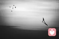 愛情中最好的狀態(tài)就是——愛其所是，而非愛我所愿。尊重接納欣賞對方本來的狀態(tài)，而非幻想對方是能夠滿足自己所有愿望的那個人。配圖