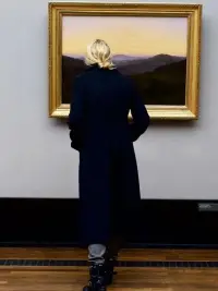 你站在橋上看風景,看風景的人在樓上看你。配圖