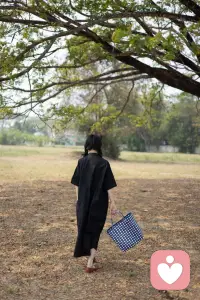 焦慮型依戀、安全型依戀的世界互不相同
回避和焦慮是一個世界的
安全型依戀的人在單獨一個世界
想要有一段穩定的婚戀關系
不是找一個安全型依戀的人
而是把自己變成安全型，才能進入安全的世界配圖