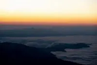 在追逐光的路上
我在意的是那一霎那溫暖光明了我
雖然天黑了我就得把光還給太陽
——-《小王子》配圖