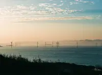 什么是真正的親密關系？
1.? 親密關系，是真正的成為你自己。
2.? 親密關系是真實且安全的，允許你和你的伴侶都做“真實的自己”，你能與伴侶以不同的方式去分享自己的能力。
3.? 親密關系是充滿創造力的，是創造生活的一個美好方式。
4.? 親密關系是充滿愛的滋養與滿足。
5.? 做真實的自己，不會傷害別人，也不會讓他人失望，尤其是你的父母。配圖
