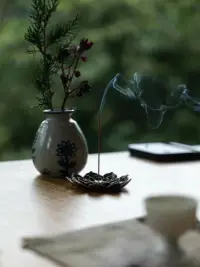 眼淚流淌過的地方就是能感受幸福的地方；釋放過悲傷之后才會感受到自己的快樂有多難得。配圖