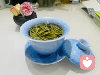 时光跌跌撞撞，
季节来来往往。
所得，所不得，
皆不如心安理得。

生活起起落落，
日子朝朝暮暮；
所盼，所不盼，
皆不及心平气和。
【生命陪伴 喜悦成长】