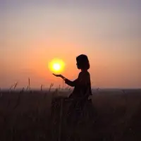 對生命而言，接納才是最好的溫柔，不論是接納一個人的出現，還是，接納一個人的從此不見。配圖