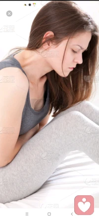 自戀型媽媽羈絆下的女兒就會有許多人格障礙，主要有四類特征：一、總覺得沒人愛我。二、總覺得自己不夠好。三、經常覺得空虛。第四，總是不自信。配圖