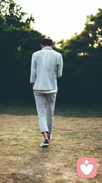 女人找一個兒子似的老公是很辛苦的。男人找個女兒似的老婆也很辛苦。婚姻是兩個成年人，一個男人和一個女人的舞蹈，只有用成年人的態度和眼光去經營婚姻才會越來越好。配圖