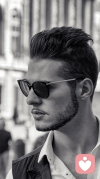 女人找一個兒子似的老公是很辛苦的。男人找個女兒似的老婆也很辛苦。婚姻是兩個成年人，一個男人和一個女人的舞蹈，只有用成年人的態度和眼光去經營婚姻才會越來越好。配圖