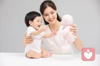 作為父母最重要的是讓孩子獲得安全感，具體指讓孩子捅有自己的空間，可以獲得支持和鼓勵，可以坦然的盡他們的所能做自己的事。配圖