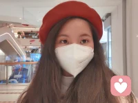 而作为女性，如果恰好身边有一个用逃避面对问题的男人，我知道这是很折磨人的。也因为痛苦，所以更想用力扯着对方的领子逼他面对。但是很多时候，这种逼迫只会让对方躲得更远。两个人都会很痛苦。这个时候，女性需要做的是尽快让自己成长，让内在变得更有力量。只有自己更稳定了，才可能给对方支持。当关系中的一方在快速成长时，另一方自然会逐步跟上。如果对方的灵魂就是想体验痛苦，不想成长，那么这段关系就会无痛地自然瓦解。你也会吸引那个跟高能量的你所匹配的人来到你的生命中。不要觉得这是抛弃，想体验小我的戏剧性狗血剧情的人自然能找到陪他们玩的人，你不用担心。当你真的到高能量状态时，你根本没有兴趣陪任何人演悲情狗血剧，忙着创造和享受生命都来不及。无论你是男人还是女人，除了成长进化自己，别无他路。区别只是，是痛苦逼迫着不得不改变还是主动地享受成长。反正你总是要觉醒的，不过是时间问题。配图