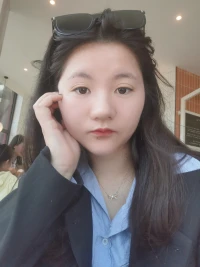 讀完上野千鶴子終于看見自己這本書，
我有一次被她輕松灑脫的人生觀而吸引。
這本書大部分是關于人生和養老關于晚年的內容，想想我現在的年齡目前雖然沒有每對這些問題，但我的爸媽卻要開始每對這些問題。更多讓我了解到身為女兒需要對父母的養老和晚年生活做什么樣的規劃，以及如何照顧他們的意愿和想法。也能夠更好的理解他們在這個時期的需求和選擇。能夠順利的陪伴他們走完人生最后的階段。配圖