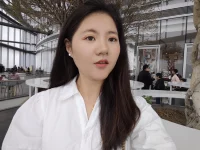 真的很喜歡文字的力量，每次都被深深的治愈
你要搞清楚自己人生的劇本，
不是你父母的續(xù)集，
不是你子女的前傳，
更不是你朋友的外篇。
對待生命，
你不妨大膽冒險一點(diǎn)，
因?yàn)楹么跄阋ニ?如果這世界上真有奇跡，
那只是努力的另一個名字。
生命中最難的階段，不是沒有人懂你，而是你不懂你自己。配圖