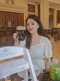 不工作的時(shí)候，就要好好享受生活
喝個(gè)下午茶，去海邊吹吹風(fēng)配圖
