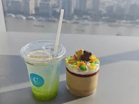我學會了遵守黃金法則：“你希望他人怎樣待你，你就要怎樣對待他人。”可是，在他人經(jīng)歷痛苦時，我們應該遵守“白金法則”（而不是“黃金法則”）：“按照他人希望被對待的方式對待他。”配圖