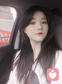 如果你能保持冷靜，當(dāng)你身邊的人們
都變得瘋狂，紛紛指責(zé)你，
如果你能相信自己，當(dāng)所有人懷疑你
但且讓他們懷疑去吧，
如果你遭等待，卻不因等待而疲倦，
或者遭受欺騙，卻不用謊言回敬，
或者遭到憎恨，卻不用憎恨反擊，
能夠不得意忘形，也能夠不巧言令色……


如果你能與凡人交談，且彬彬有禮，
或與國王同行——而不奴顏婢膝，
如果仇敵和密友都無法傷害你；
如果你在乎每個人，但不會缺了誰就不行，
如果你在想發(fā)泄憤怒的那一分鐘
去進(jìn)行六十秒的跑步，
大地以及大地上的萬物都將屬于你，
而更重要的是，你將是真正的男人，我的孩子！
——摘自查理向來欣賞的詩歌《如果》配圖