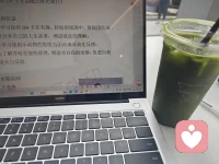 的“鐵錘人綜合征”。那個名稱來自下面這句諺語：在只有鐵錘的人看來，每個問題都非常像一顆釘子。在所有行業、所有學科和大部分日常生活中，這種做法會讓問題變得一團糟。鐵錘人綜合征能夠把人變成徹底的白癡，而治療它的唯一良方是擁有全套工具。你們不能只擁有一把鐵錘，你們必須擁有所有的工具。你們擁有的方法必須不止一種。你們在使用這些工具的時候，應該把它們列成一張檢查清單，因為如果指望在需要的時候合適的工具會自動冒出來，那么你們將會錯過很多好機會。但如果你們掌握了所有的工具，并在頭腦中把它們排列成一張檢查清單，那么你們將會得到許多用其他方法得不到的答案。配圖