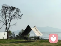 每段關(guān)系都需要互惠互利。意即，彼此之間的關(guān)系得以發(fā)展的前提是雙方能為彼此帶來價值。每段關(guān)系都是一系列給予和收獲，無論是友情、愛情，還是其他關(guān)系。但相比將其視為簡單的平等互換，我更樂意想象每段關(guān)系都有一個“我們的盒子”。為了延續(xù)關(guān)系，兩人都必須貢獻一些東西放到盒子里，也必須從中取出一些。若只放不取，你會感覺自己被剝削了。而若只取不放，那你就是個吃白食的。但是，假若兩人都能盡己所能去付出，這段關(guān)系就能發(fā)展下去，盡管可能永遠做不到平均。一段關(guān)系不是一筆交易，所以我們不能像對待買賣那樣行事。相反，我們必須盡自己所能去奉獻，而這與對方的付出可能不完全相同。某些時候，取決于具體情況，在這段關(guān)系中我們有能力付出更多，而有的時候，我們需要從中獲取更多。對于一段關(guān)系，我們能夠付出什么，希望得到什么，要誠實相告，這也是問題的關(guān)鍵。如果我們能做到這一點，設(shè)置正確的期望并通過行動達成期望，那么這段關(guān)系就會欣欣向榮。配圖