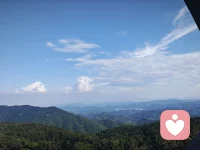 有時(shí)候孤獨(dú)也是一種享受……
能夠感受到自己的情緒
允許它的存在和出現(xiàn)
無(wú)須去批判它指責(zé)它
靜靜的觀察它，你會(huì)發(fā)現(xiàn)時(shí)而悲傷、時(shí)而低落
好像一瞬間就消失了
選擇不去壓抑它和抗拒，而是接納配圖