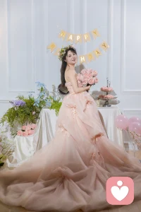 永远18
松弛是态度，贵气是底气。
愿新岁继续发光，不刺眼
却足够让人记住。配图