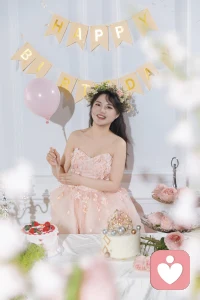 永远18
松弛是态度，贵气是底气。
愿新岁继续发光，不刺眼
却足够让人记住。配图