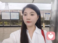 弗吉尼亚·伍尔夫《海浪》：“因此我要向前走，虽然犹豫不决，但却意满志得；虽然对难以忍受的痛苦顾虑重重；然而我却感到，在历险的道路上，我一定会在经过巨大磨难之后战胜一切；毫无疑问，最后，我一定能够找到我所渴望的目标。”

经历的意义在于引导你，而非定义你。深渊可以凝视，但不要驻足。