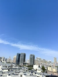 ❤生命之痛的意义❤
如果爱不能唤醒你， 
那么生命就用痛苦来唤醒你。 
如果痛苦不能唤醒你， 
那么生命就用更大的痛苦来唤醒你。 
如果更大的痛苦不能唤醒你， 
那么生命就用失去唤醒你。 
如果失去不能唤醒你， 
那么生命就用更大的失去唤醒你， 
包括生命本身。 
生命会用生命的方式， 
在无限的时间和空间里， 
无止境的来唤醒你。 
生命会用生命的体验， 
在无尽的生死和轮回里， 
不停息的来唤醒你， 
直到你醒来。