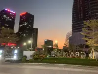 抑郁不是大脑出了毛病，而是大脑对不正常的环境作出的合理反应。
大脑把长期持续的压力视为一直存在的感染风险，因此将情绪「调低一档」，好让我们离开危险之地。
抑郁的感受可能是大脑帮我们避免感染的方法，不然就是在保留能量对付感染。
它让我们的身体与大脑发出讯号，意识到自己所处的环境出了问题，这是一种演化上的心理防卫机制。