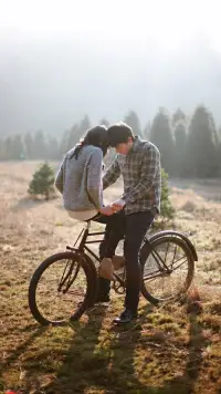婚姻是夫妻一輩子的事業，要付出努力去經營，婚姻正是在夫妻攜手跨越一次又一次的難坎之后才越發豐富有內涵，才越發顯現白頭到老的彌足珍貴，婚姻也才散發出她真正的魅力。配圖