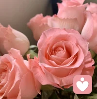 父母與孩子，說到底是兩個(gè)獨(dú)立的個(gè)體，擁有獨(dú)立的人格和思想，有各自的人生課題需要去探索和完成。不是所有精力都放在孩子身上，才叫用心，也不是把時(shí)間都投入到教育上，才叫負(fù)責(zé)。富養(yǎng)孩子的同時(shí)，拿出一部分時(shí)間去投資自己，做好自己的人生課題。配圖