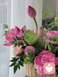 纵使被说坏话、 被讨厌，也没什么好在意的，因为“对方如何看待你”，那是对方的课题。擅自背负别人的课题，只会让自己感到痛苦。

                         --阿德勒配图