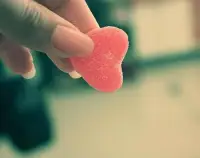 致自己：
親愛的自己，謝謝你不離不棄，以后的日子里，我會加倍珍惜，讓你遠離憂郁，再也不受委屈！配圖