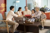 不愛其親而愛他人者，謂之悖德
不敬其親而敬他人者，謂之悖禮配圖