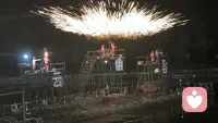 鐵花在夜空璀璨奪目，心中的煙火福花滿地，亦如燦爛星辰。你心里住著個需要疼愛的小孩，他會用悲觀的眼光看事情。如果你需要我，我可以帶你成長。配圖