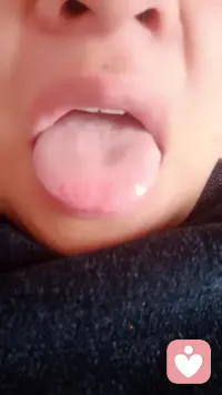 南大不當(dāng)婚應(yīng)該當(dāng)和尚，你大不當(dāng)嫁應(yīng)該做尼姑，人不應(yīng)該結(jié)婚生子，傳宗接代人應(yīng)該一樣的，自己去做太監(jiān)，女人應(yīng)該去當(dāng)尼姑，我們?nèi)瞬粦?yīng)該結(jié)婚生子娶老婆，女人不應(yīng)該嫁人找老公生孩子，人都應(yīng)該知道配圖