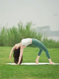 情绪不仅影响大脑，还影响植物神经。你梳理身体的同时也梳理了内在的情绪。配图