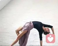 別讓任何人消遣你內(nèi)心的晴朗，生活應(yīng)該被熱愛的人和事填滿。配圖