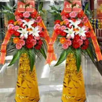 明天，琴音咖啡，藍色港灣咖啡，浪漫滿屋咖啡一起舉行，開業(yè)…………終于可以東山再起了，再以后的事業(yè)里，錢源滾滾，努力再努力，這些花，來自，員工們的賀禮……配圖