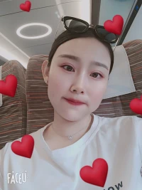 算计他人是最没有效率的投资。你要算计的是你的习性到底有多少；而不是要算计别人，让别人痛苦，或者说人八卦，自己就觉得很快乐。以别人的痛苦为乐，事实上，你都在亏自己的福，你都在作自己的恶业，所作所为都会回报到自己的身上。​——摘自《因果经》每个人的惯性中深藏着他不幸的种子。配图
