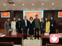 女人，失去了魅力會覺得男人花心，男人，沒有了實力才覺得女人現實，所以，你必須明白一件事:事業是男人的姿色，姿色是女人的事業，女人一定要愛自己，也要經濟獨立!做一個完美精致的女人……別說東西貴，這個世界你最貴。配圖
