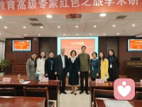女人，失去了魅力會覺得男人花心，男人，沒有了實力才覺得女人現實，所以，你必須明白一件事:事業是男人的姿色，姿色是女人的事業，女人一定要愛自己，也要經濟獨立!做一個完美精致的女人……別說東西貴，這個世界你最貴。配圖