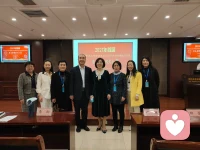 再高傲的女人，也需要一個男人來開墾她心靈的荒地和觸摸她靈魂的角落……女人的美貌是一幅畫，是讓人用眼睛看的，而女人的味道是一首詩，是讓人用心去品讀的。漂亮的女人不一定有味，但有味的女人一定漂亮。配圖