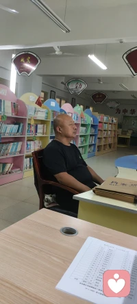 有人說，女人不用那么拼命，可現實卻是:生活不會因為你踩了8厘米的高跟鞋就對你降低要求，更不會因為你是女人就對你笑臉相待，你想要的儀式感，得自己給。配圖